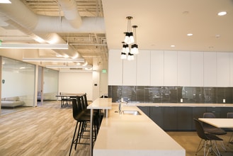 221 Main St, San Francisco, CA à louer Photo intérieure– Image 1 sur 6