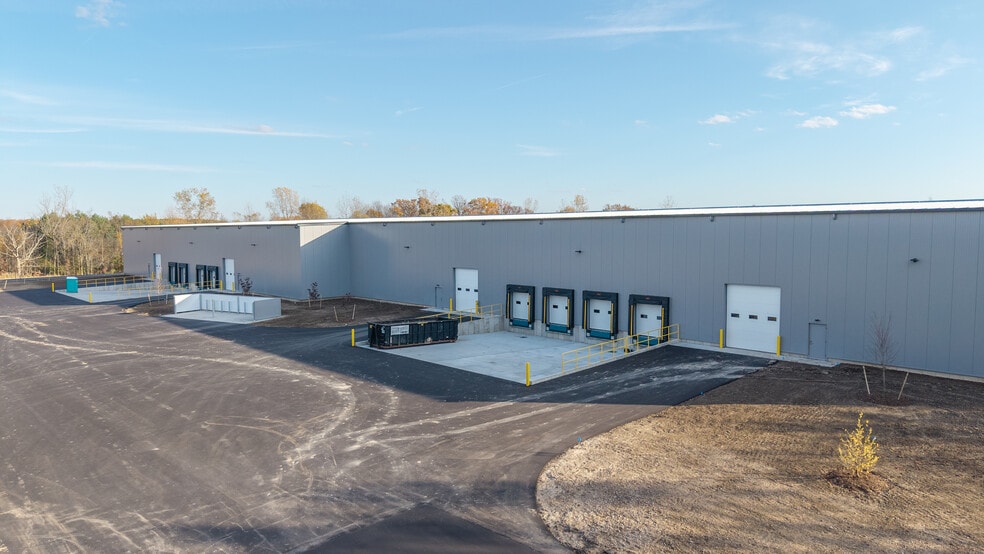 5725 52nd Street, Grand Rapids, MI à louer - Photo de l’immeuble – Image 3 sur 5