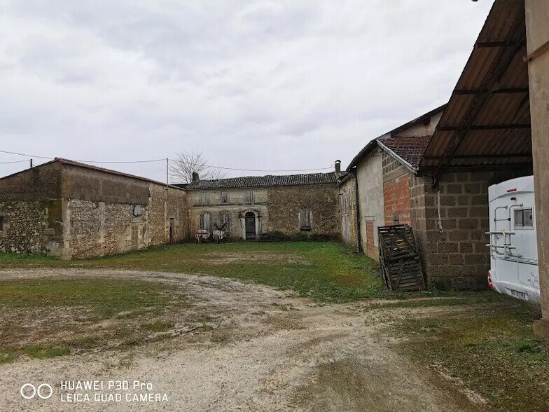 Industriel/Logistique dans Villegouge à vendre - Photo de l’immeuble – Image 1 sur 2