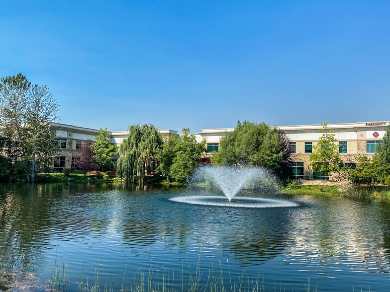 323 E Riverside Dr, Eagle, ID à louer - Photo de l’immeuble – Image 2 sur 8