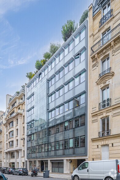 Rue De Téhéran, Paris à vendre - Photo principale – Image 1 sur 7