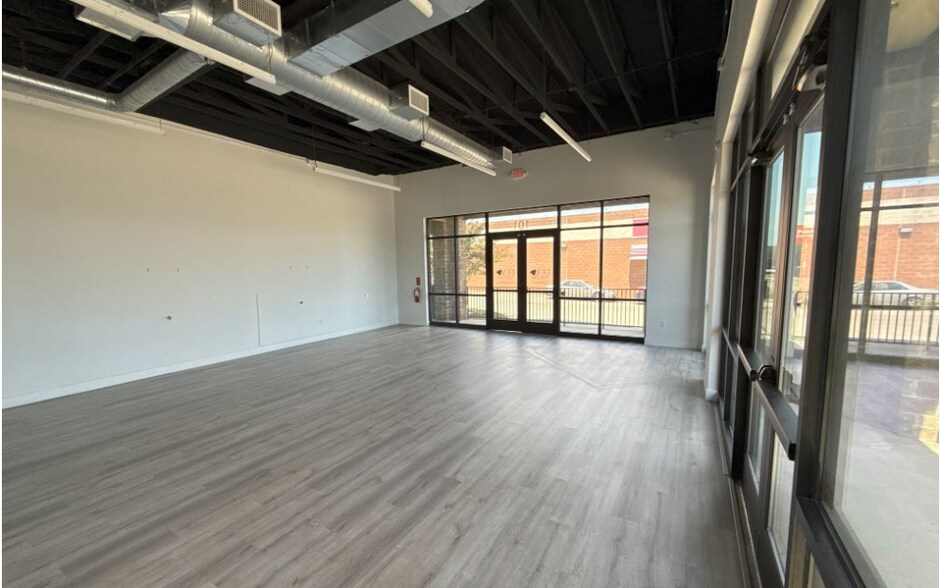 1415 W William Cannon Dr, Austin, TX à louer - Photo de l’immeuble – Image 3 sur 11