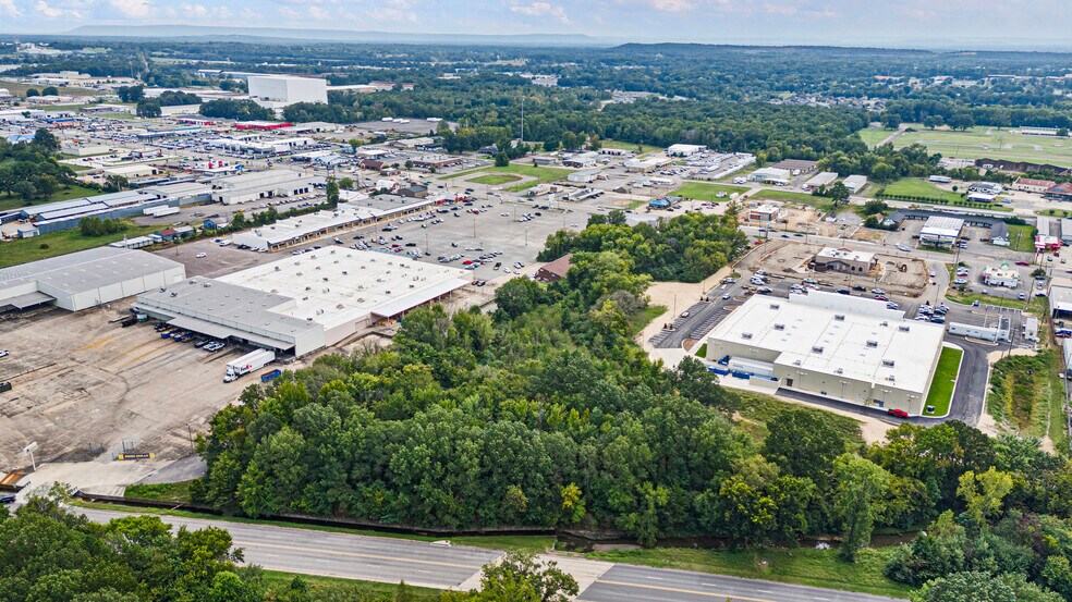 000 Parkway, Russellville, AR à vendre - Photo de l’immeuble – Image 2 sur 6