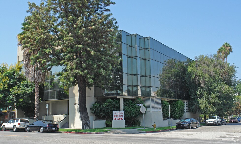 13743 Ventura Blvd, Sherman Oaks, CA à louer - Photo de l’immeuble – Image 3 sur 9