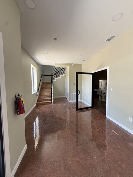 200 W Cano St, Edinburg, TX à louer - Photo intérieure – Image 2 sur 12