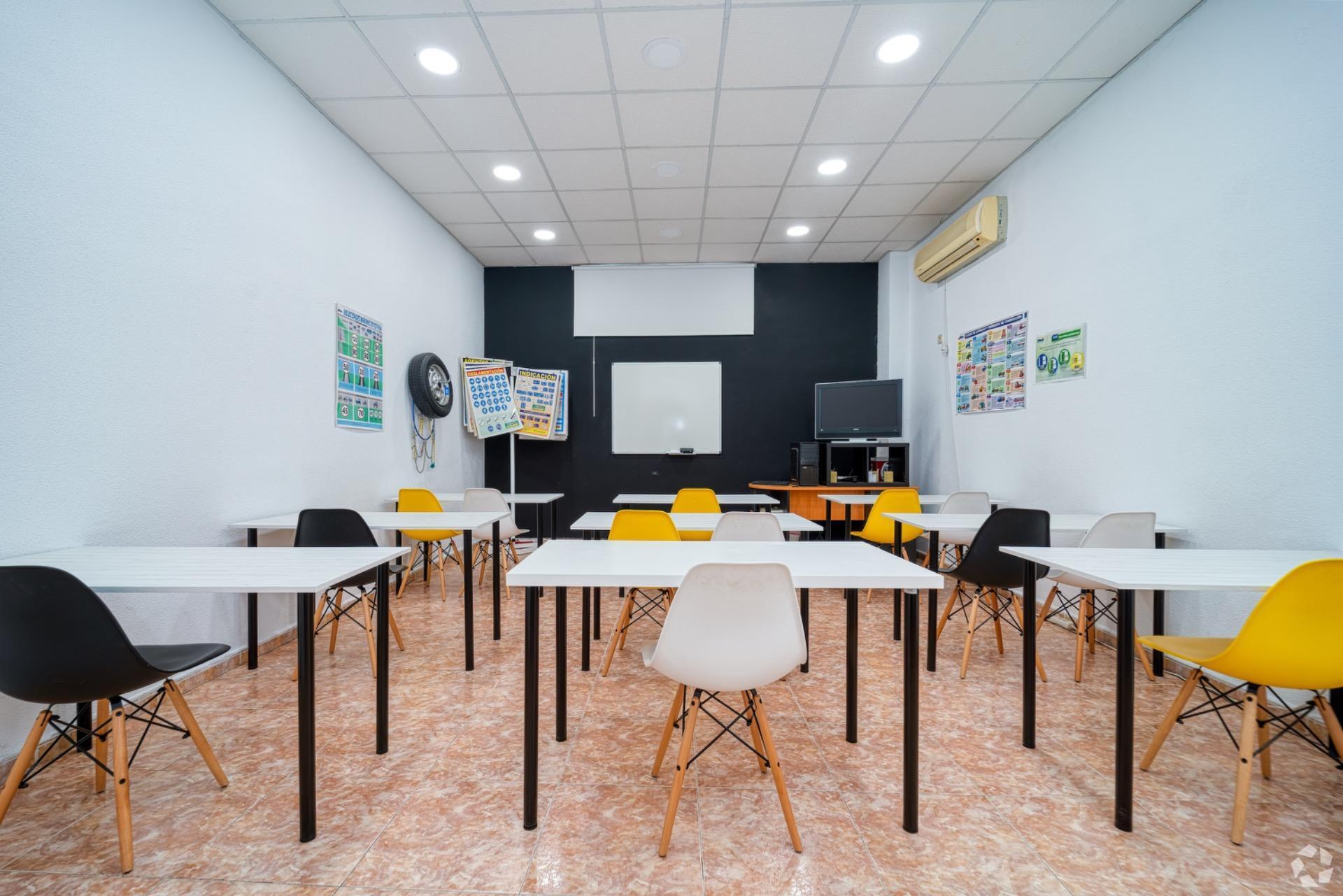 Local commercial dans Alcorcón, Madrid à louer Photo intérieure– Image 1 sur 9