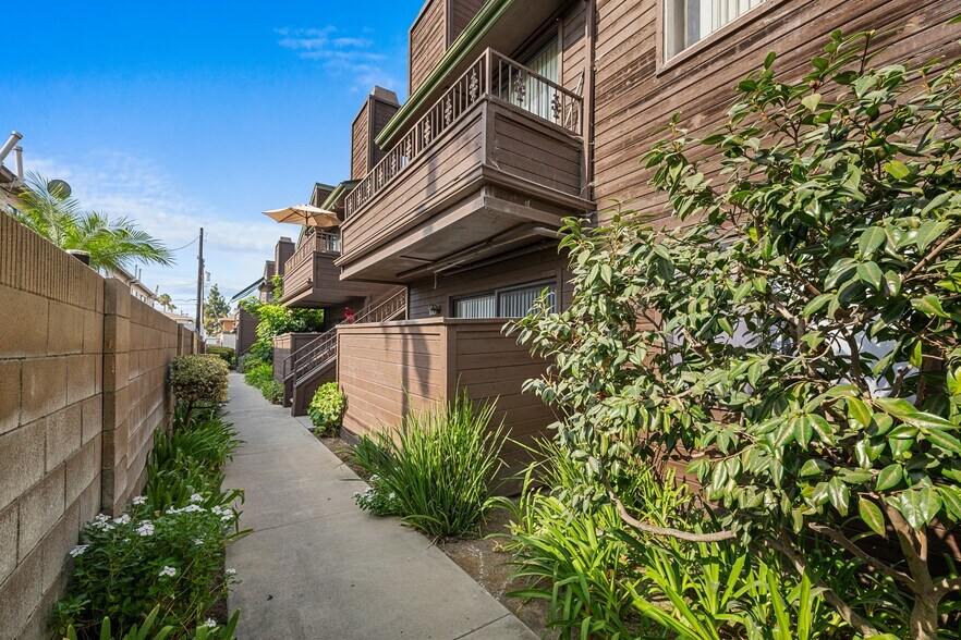 3608 W Orange Ave, Anaheim, CA à vendre - Photo de l’immeuble – Image 3 sur 16