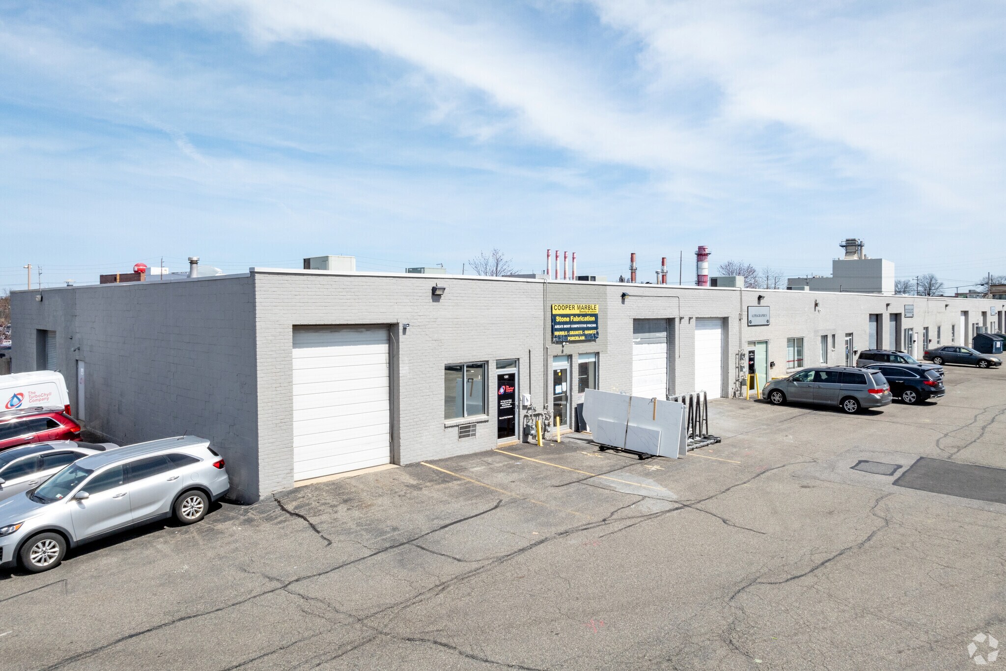 80-131 Engineers Dr, Hicksville, NY à louer Photo principale– Image 1 sur 8
