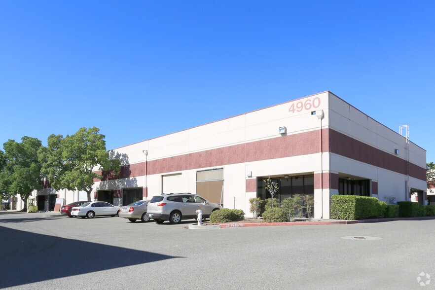 4950-4970 Allison Parkway, Vacaville, CA portefeuille de 3 biens à vendre sur LoopNet.fr - Photo principale – Image 3 sur 4