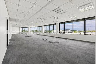 8 Avenue De Lunca, Montigny-le-Bretonneux à louer Photo intérieure– Image 2 sur 4