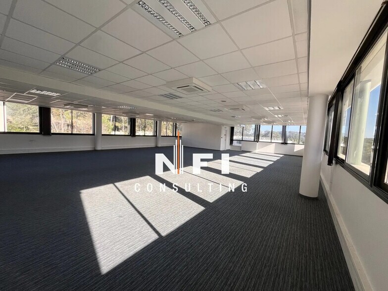 Bureau dans Mougins à louer - Photo de l’immeuble – Image 3 sur 7