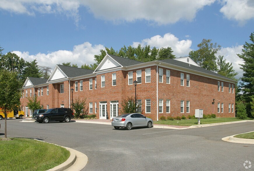 3158 Braverton St, Edgewater, MD à louer - Photo de l’immeuble – Image 2 sur 4