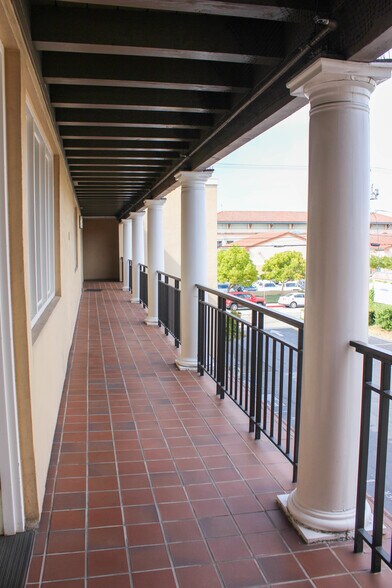 409 Washington St, Monterey, CA à louer - Photo de l’immeuble – Image 2 sur 6