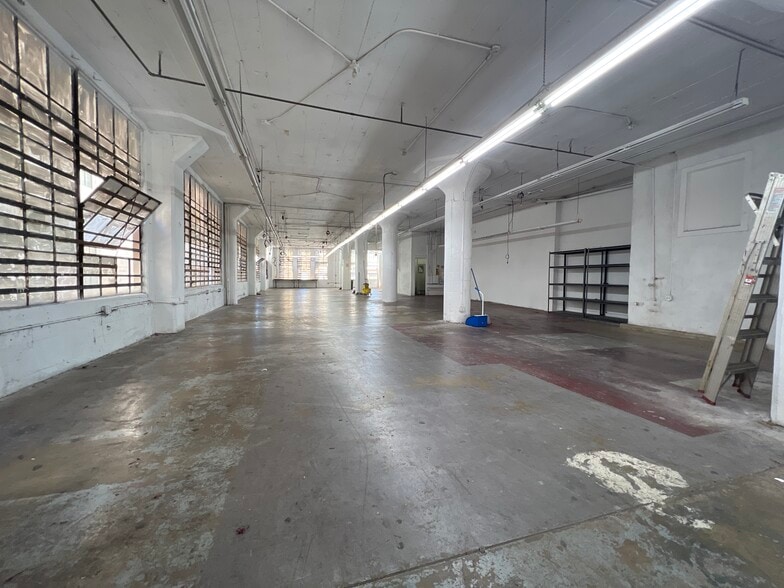 417 E Pico Blvd, Los Angeles, CA à louer - Photo intérieure – Image 2 sur 10