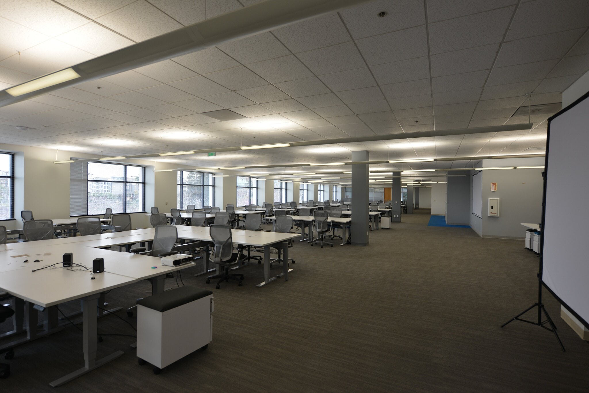 350 Convention Way, Redwood City, CA à louer Photo intérieure– Image 1 sur 6