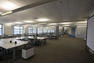 350 Convention Way, Redwood City, CA à louer Photo intérieure– Image 1 sur 6