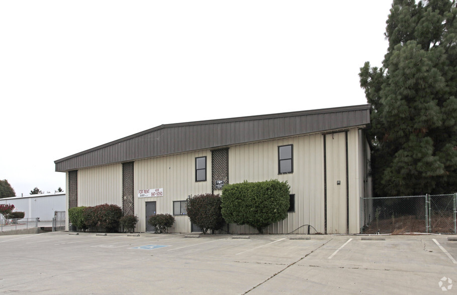 2560 San Juan Rd, Hollister, CA à louer - Photo de l’immeuble – Image 2 sur 2