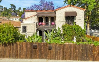 Plus de détails pour 2420 N Beachwood Dr, Los Angeles, CA - Logement à vendre