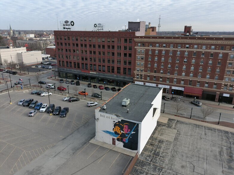 145 S Water St, Decatur, IL à louer - Photo de l’immeuble – Image 2 sur 5