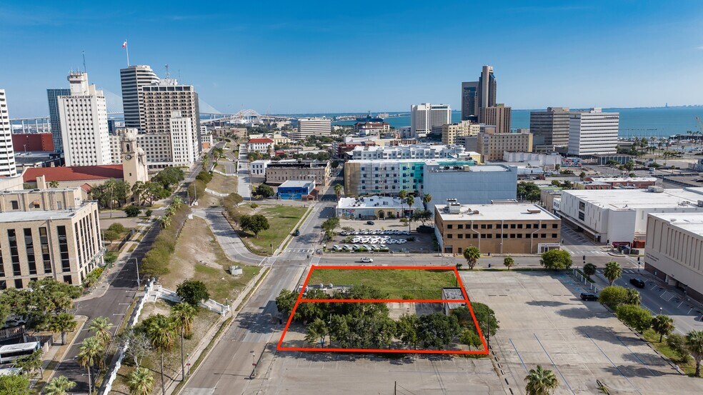 128 N Mesquite St, Corpus Christi, TX à vendre - Photo de l’immeuble – Image 2 sur 25