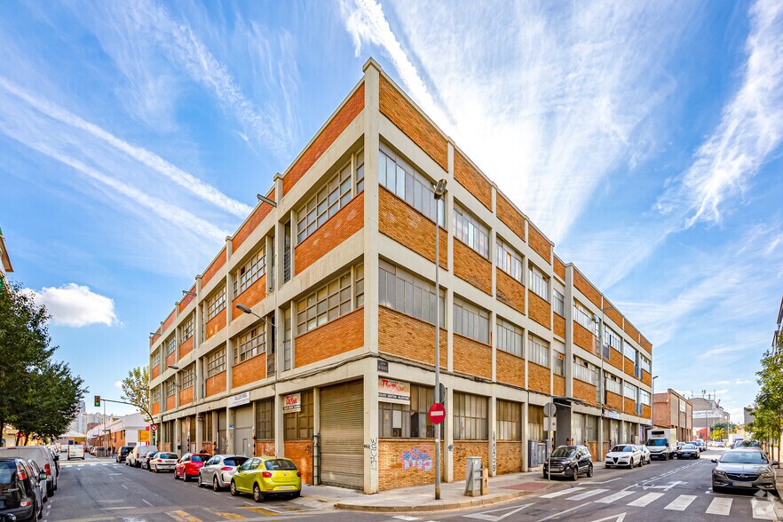 Industriel/Logistique dans L'Hospitalet de Llobregat, Barcelona à louer - Photo de l’immeuble – Image 3 sur 4