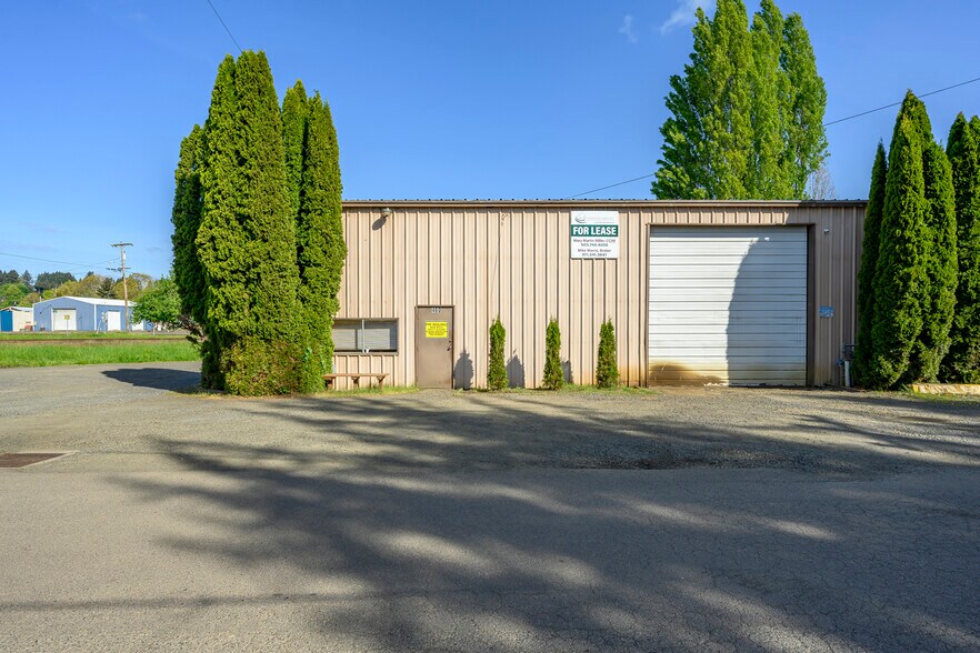 460 NE Yamhill St, Willamina, OR à louer - Photo de l’immeuble – Image 2 sur 11