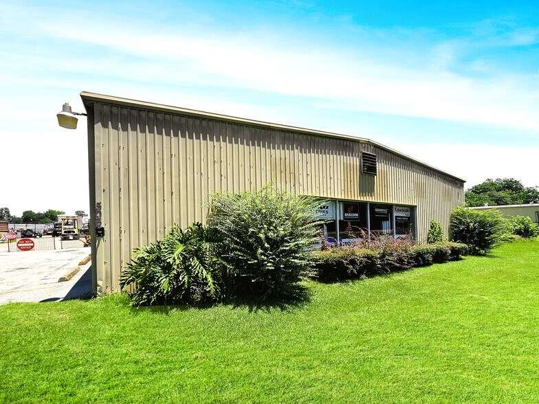 508 Cedar Bayou Rd, Baytown, TX à vendre - Photo de l’immeuble – Image 1 sur 17