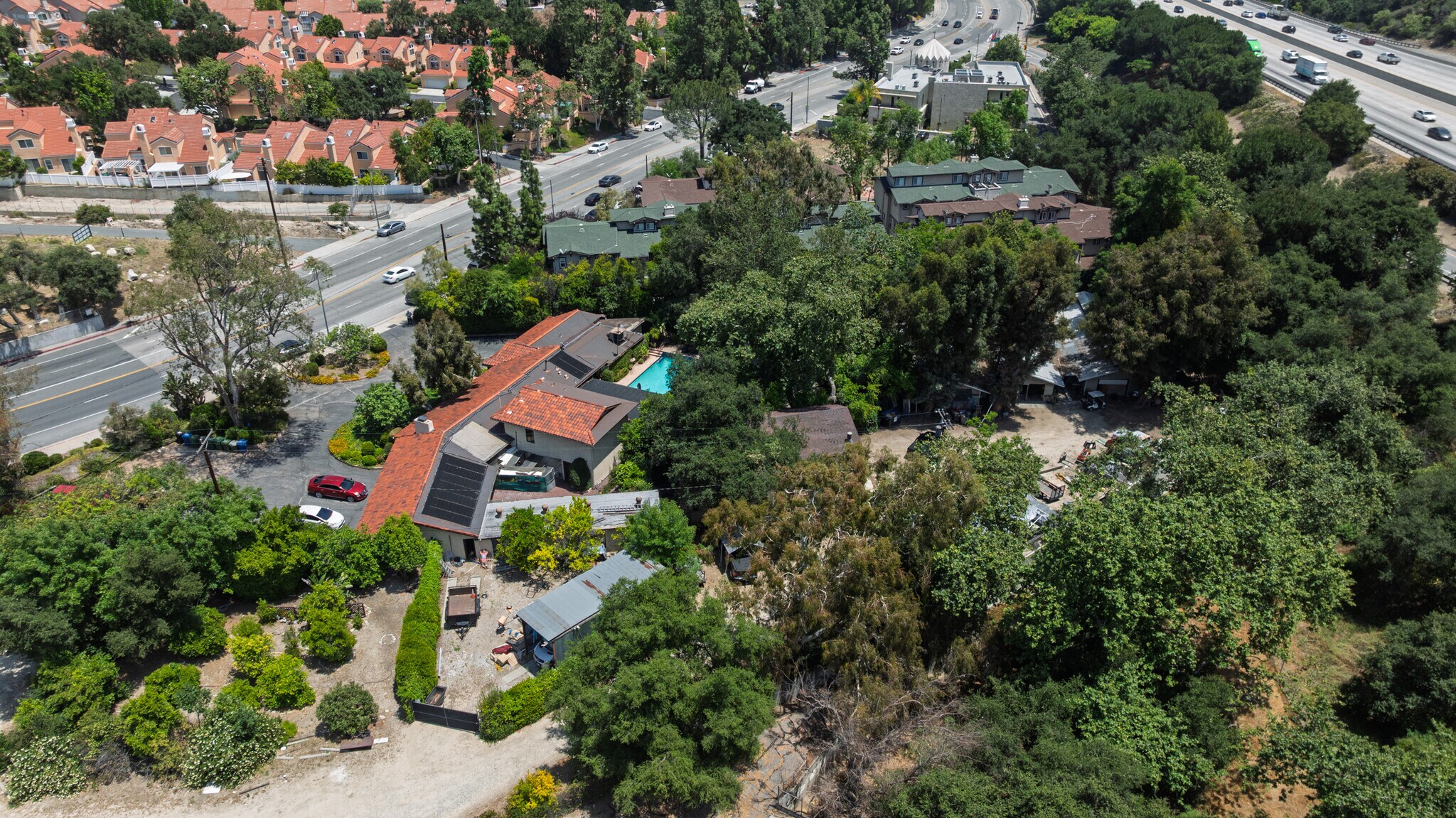 6320 Honolulu Ave, La Crescenta, CA à vendre Aérien– Image 1 sur 18