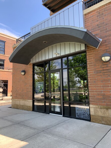2380 Esplanade Dr, Algonquin, IL à louer - Photo de l’immeuble – Image 2 sur 30