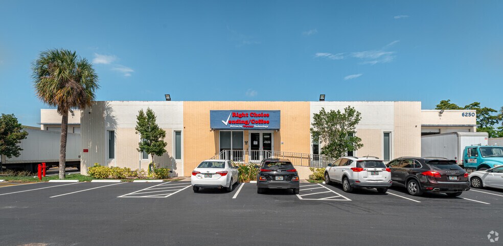 6250 NW 27th Way, Fort Lauderdale, FL à louer - Photo de l’immeuble – Image 2 sur 6
