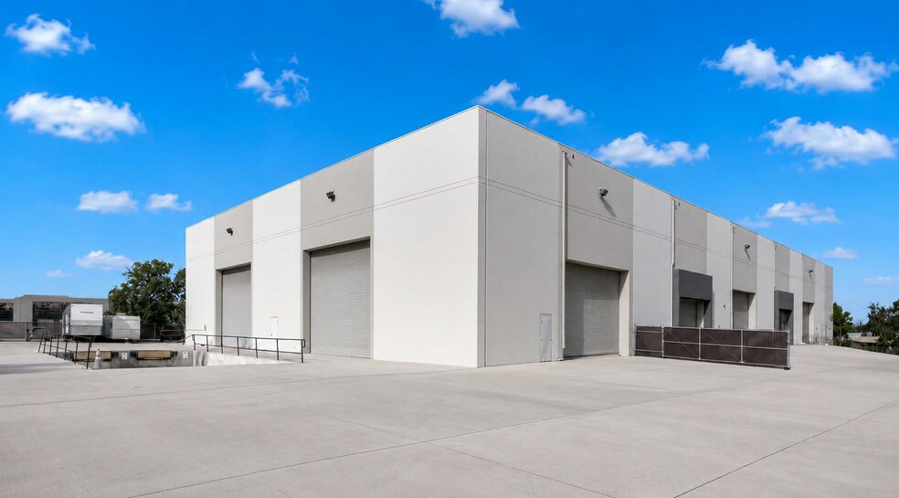 7451 Trade St, San Diego, CA à louer - Photo de l’immeuble – Image 2 sur 6