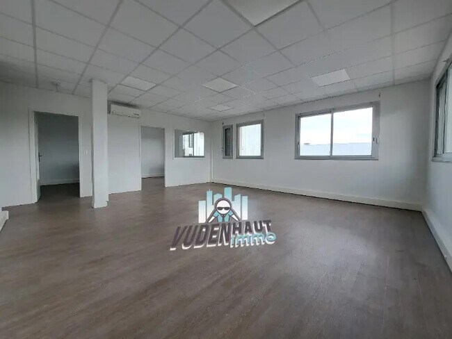 Plus de détails pour Bureau à vendre