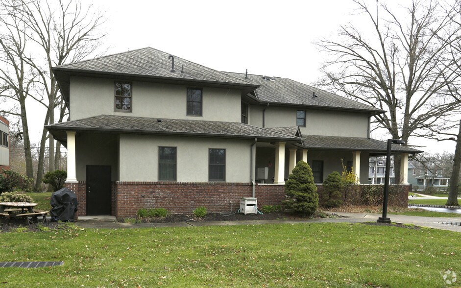 121 Union Ave, Middlesex, NJ à louer - Photo de l’immeuble – Image 3 sur 16