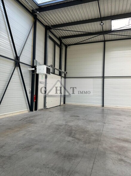 Industriel/Logistique dans Gennevilliers à louer - Photo de l’immeuble – Image 2 sur 7
