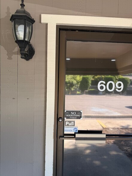607-609 S 48th Ave, Yakima, WA à louer - Photo de l’immeuble – Image 2 sur 14