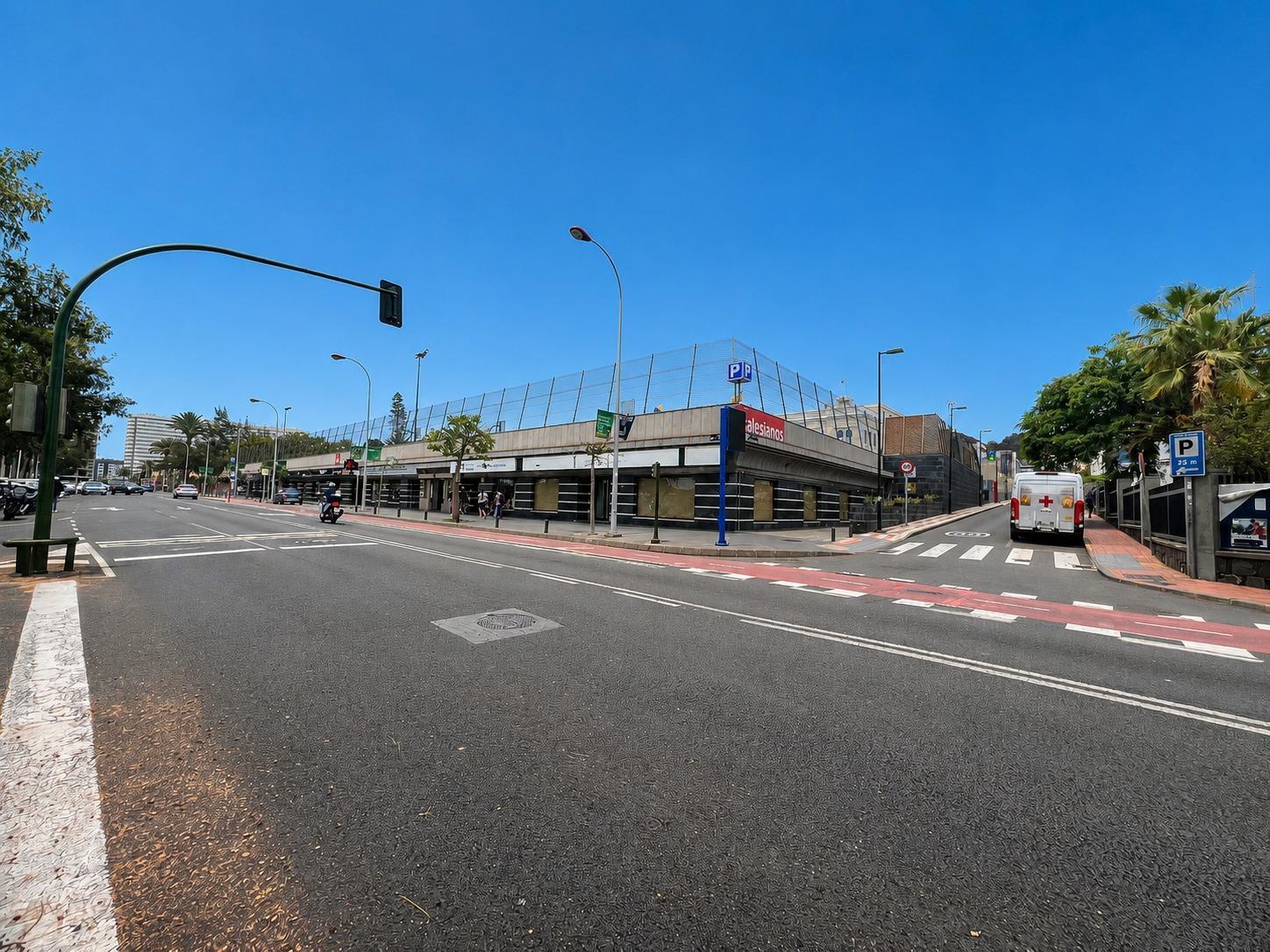Bureau dans Las Palmas de Gran Canaria, Las Palmas à vendre Photo de l’immeuble– Image 1 sur 16