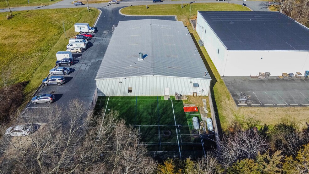 12927 Plaza Dr, Richmond, VA à louer - Photo de l’immeuble – Image 2 sur 37