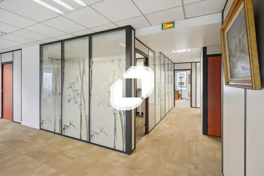 Bureau dans Joinville-le-Pont à louer - Photo de l’immeuble – Image 3 sur 10