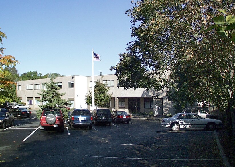 20 Ketchum St, Westport, CT à louer - Photo de l’immeuble – Image 2 sur 2