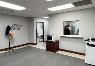 3200 Wake Forest Rd, Raleigh, NC à louer Photo intérieure– Image 2 sur 2