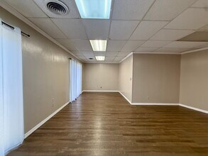 2251 E Skelly Dr, Tulsa, OK à louer Photo intérieure– Image 2 sur 5
