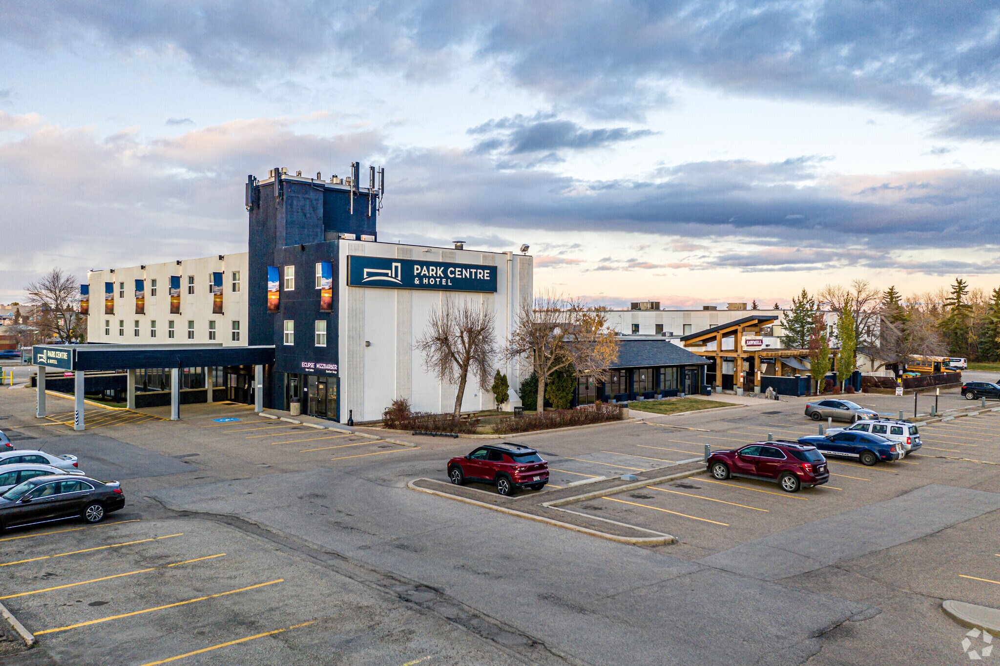 2016 Sherwood Dr, Sherwood Park, AB à louer Photo principale– Image 1 sur 5