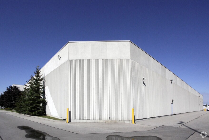 1165 Creditstone Rd, Vaughan, ON à louer - Photo de l’immeuble – Image 2 sur 2