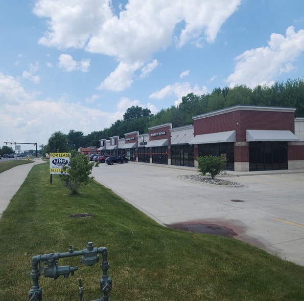 23357 Hall Rd, Macomb, MI à louer - Photo principale – Image 1 sur 10