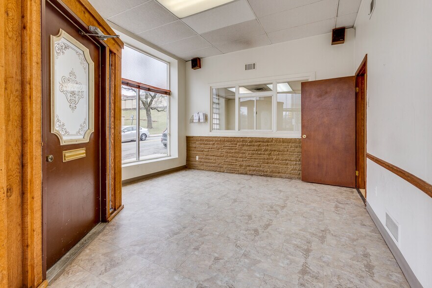 6300 Forward Ave, Pittsburgh, PA à louer - Hall d’entrée – Image 3 sur 50