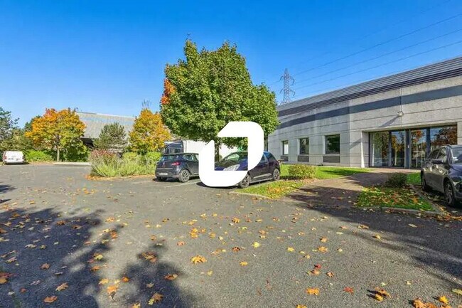 Plus de détails pour Bureau, Local d'activités à louer