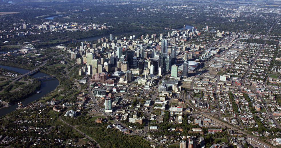 10205 101 St NW, Edmonton, AB à louer - Aérien – Image 2 sur 7