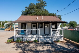 1500 Grove St, Healdsburg, CA à louer Photo intérieure– Image 1 sur 9