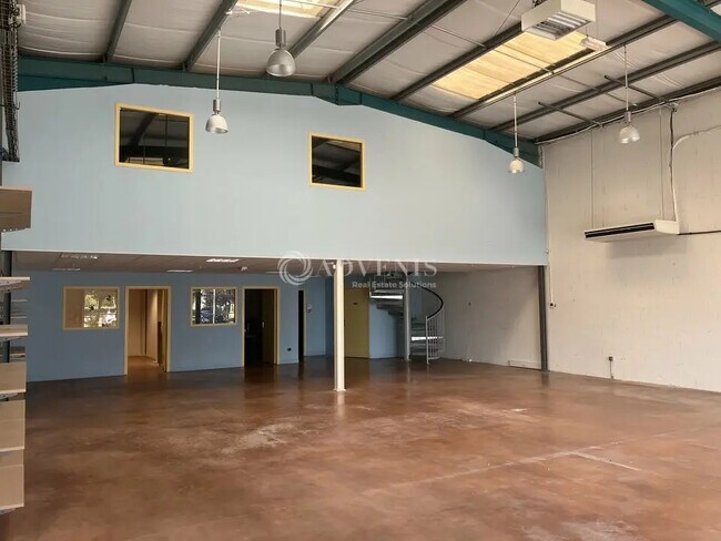 Plus de détails pour Local commercial à vendre