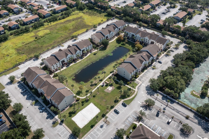 1540 NE Skippers Way, Palm Bay, FL à vendre - Aérien – Image 1 sur 13